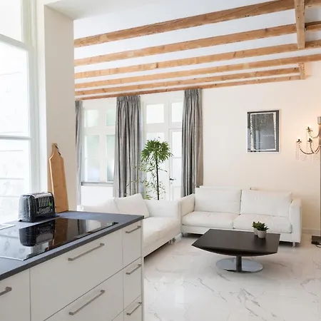 The Golden Gardens - R.q.c. Apartment *