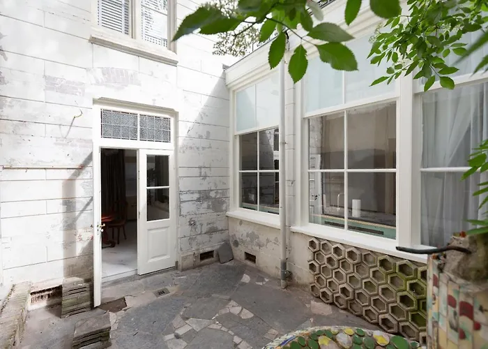 The Golden Gardens - R.q.c. * Haag