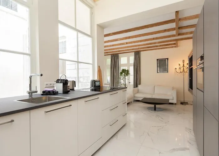 The Golden Gardens - R.q.c. * Haag