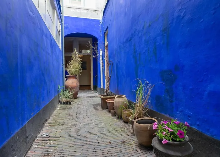 The Golden Gardens - R.q.c.