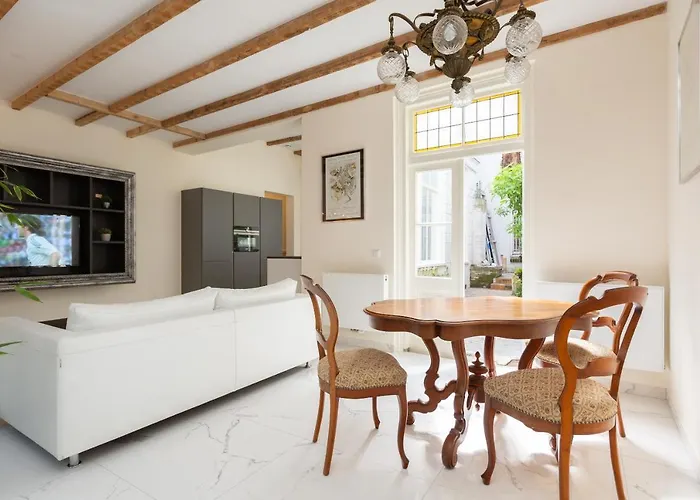 The Golden Gardens - R.q.c.