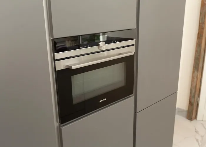 The Golden Gardens - R.q.c. Lahey